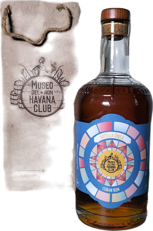 /rum/bottle/havana-club-museo-del-ron-havana-club-botella-unica